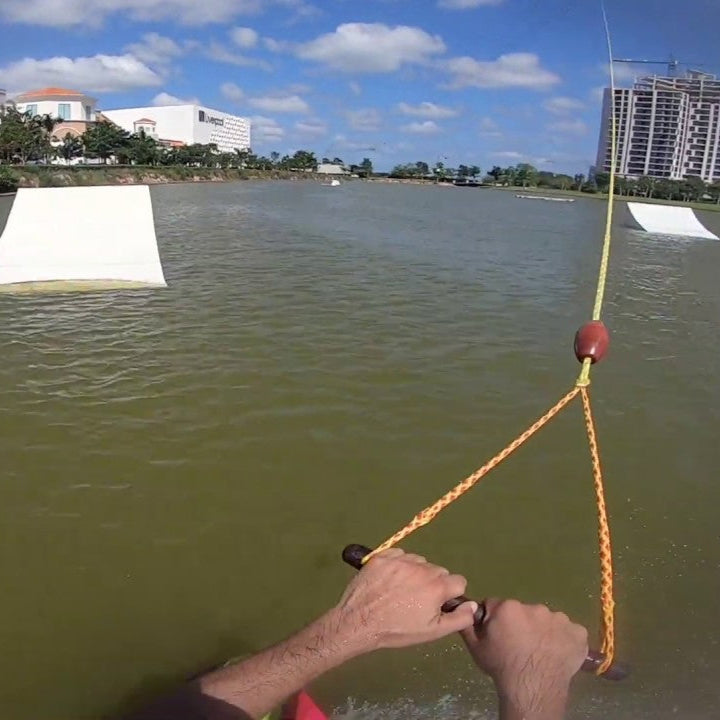 Cable Park- Ski: water on La Isla